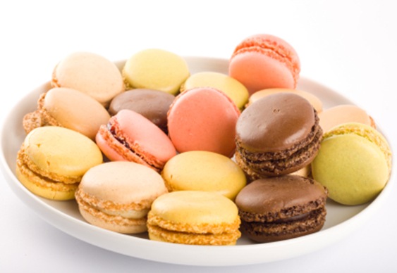 Plate with macaroons