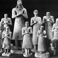 15.- Escultruas votivas sumerias