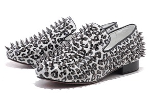 Christian Louboutin Rollerball Loafers Black and white patent leather leopard spike Men Sneaker5_01