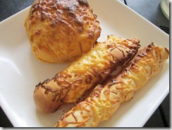 pan de manila cheese pandesal and cheese stick, 240baon