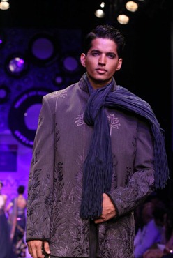 JJ Valaya's collection at Day 1 - LFW Winter Festive 2011 (4)