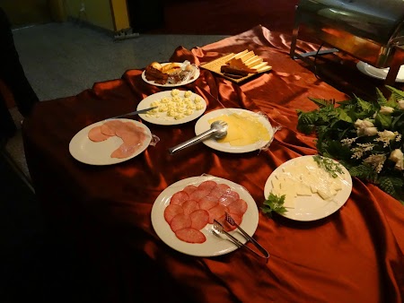 32. Mic dejun la 3 dimineata.JPG