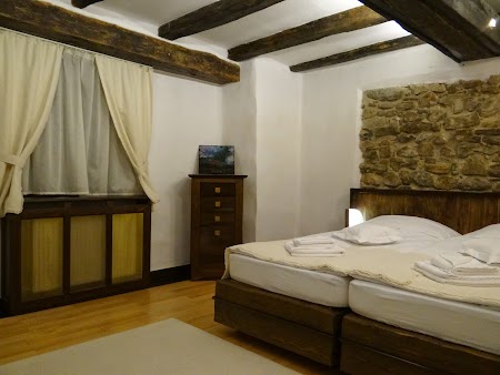 05. Camera din Padure - Castel Daniel.JPG
