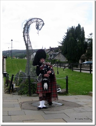 Piper at Fort Augustus on the Caledonian Canal.