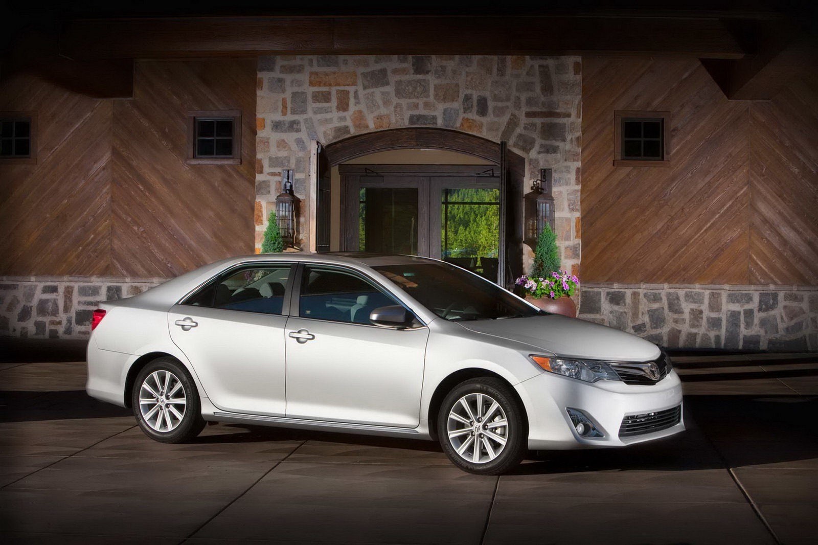[Toyota-Camry-5%255B2%255D.jpg]