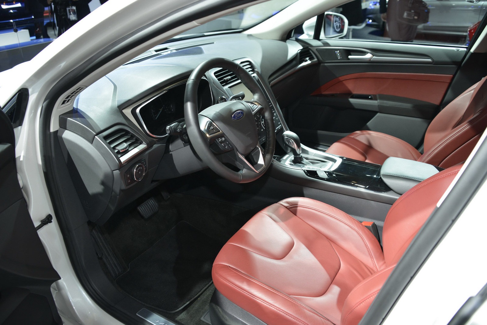 [2013-Ford-Mondeo-26%255B2%255D.jpg]