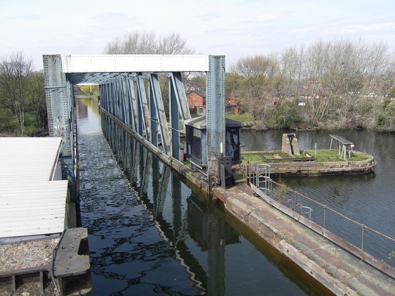 barton-swing-bridge-1 barton-swing-bridge-1