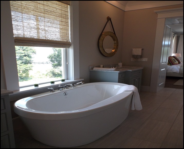 master bath tub