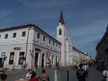 Biserica pe strada pietonala din Oradea