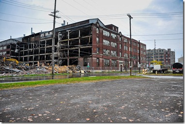 Abandoned Westinghouse plant in Mansfield, Ohio.<br /><br />http://maps.google.com/maps?q=40.76277167,-82.50588000&spn=0.001,0.001&t=k&hl=en