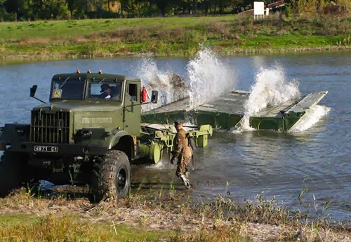 Военнослужащие украинской армии во время учений