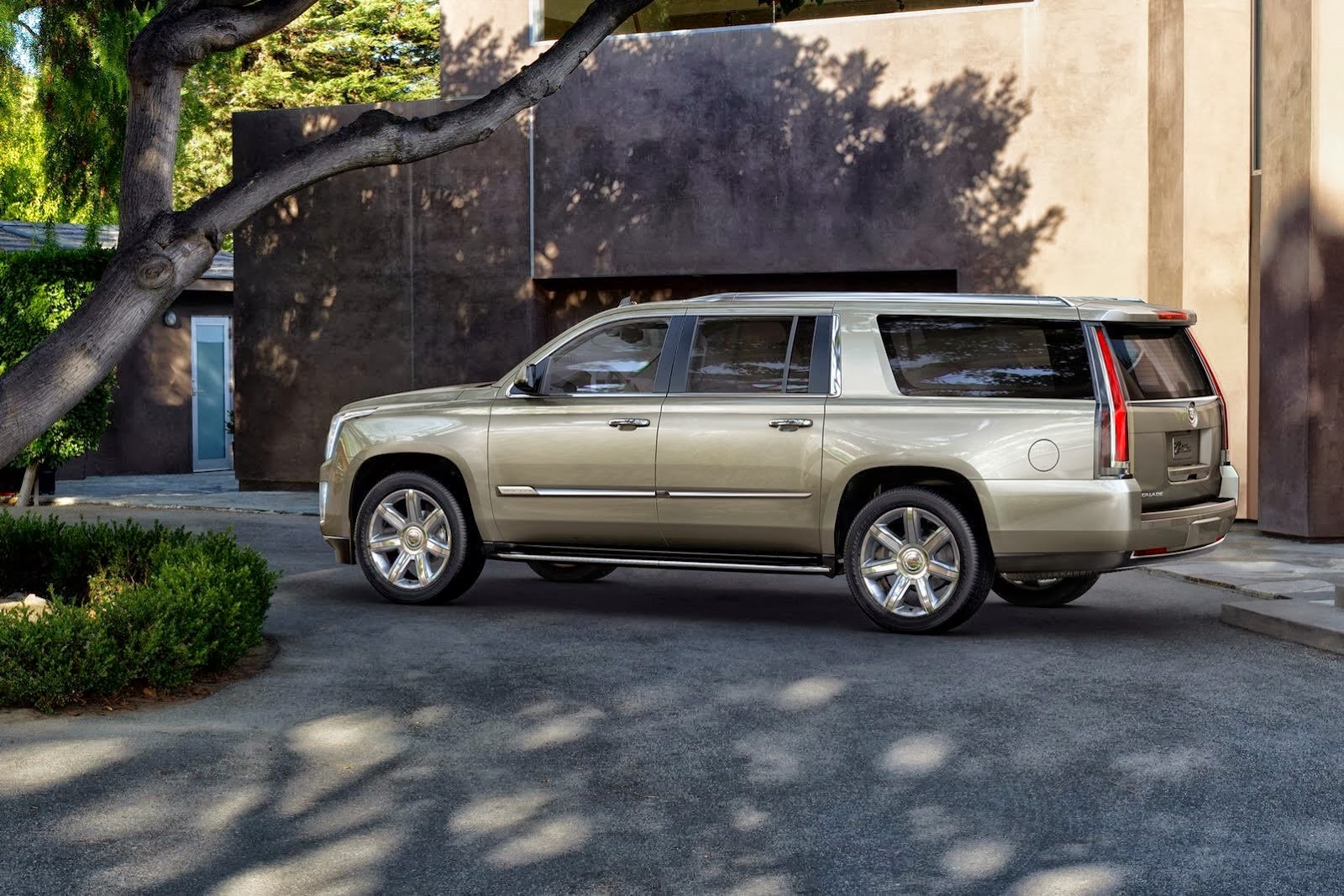 [2015-Cadillac-Escalade-2%255B2%255D.jpg]