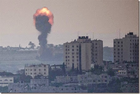 Un feroz bombardeo israelí sobre Gaza desata la guerra