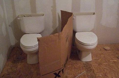 [toilets1.jpg]