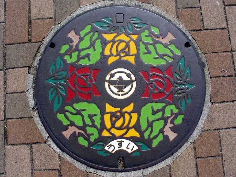 japan-manhole-covers-1