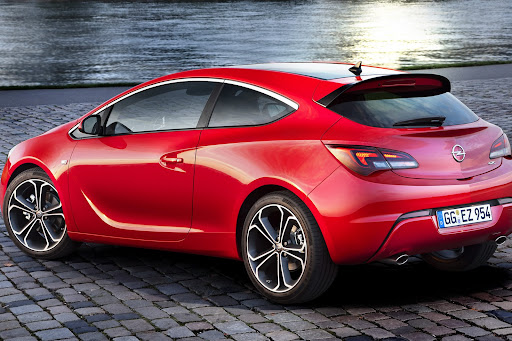 Opel-Vauxhall-Astra-BiTurbo-06.jpg