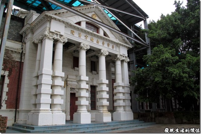 遇見巴洛克式建築的舊台南地方法院
