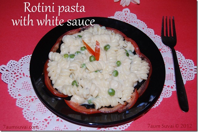 Rotini pasta with white sauce