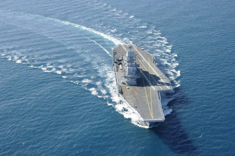 Aircraft-Carrier-INS-Vikramaditya-Indian-Navy-04-R