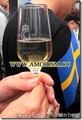 20130915_152518 (1)  Kung Carl XVI Gustaf 40 årsjubileum. Glas. Med amorism