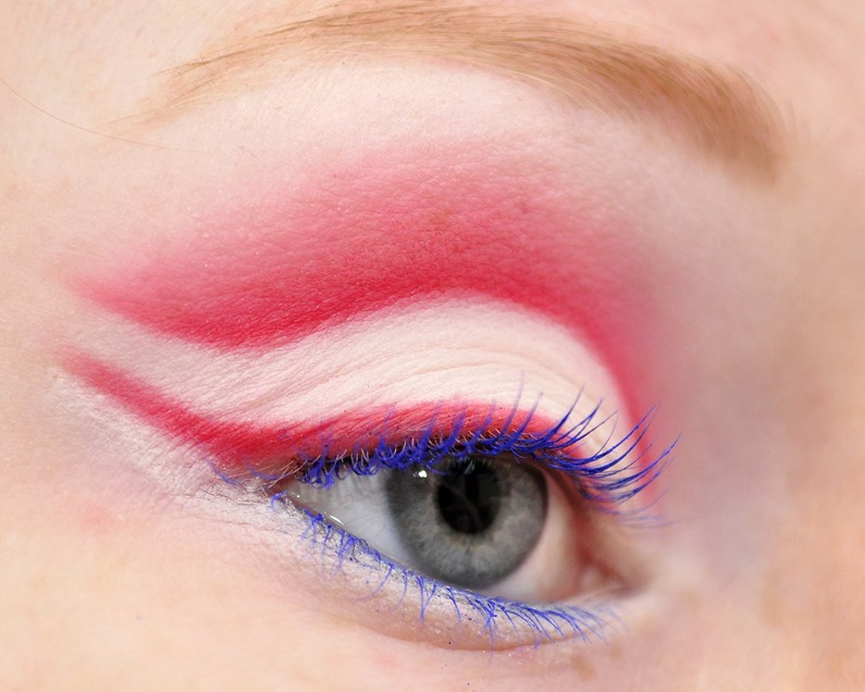red and white cut crease 3