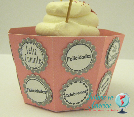 Blog Hop 2o Aniversario Latinas en America - Ruthie Lopez - Dilo en Español - Cupcake box 5