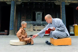Đọc sách chẳng hiểu, mà có hiểu rồi cũng sẽ quên hết, vậy đọc sách làm gì chứ? Đọc sách chẳng hiểu, mà có hiểu rồi cũng sẽ quên hết, vậy đọc sách làm gì chứ?