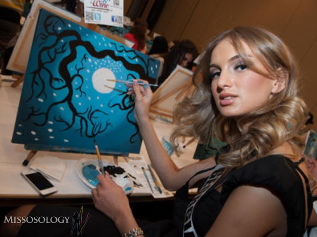 miss_universe_2012_Charity_34.jpg