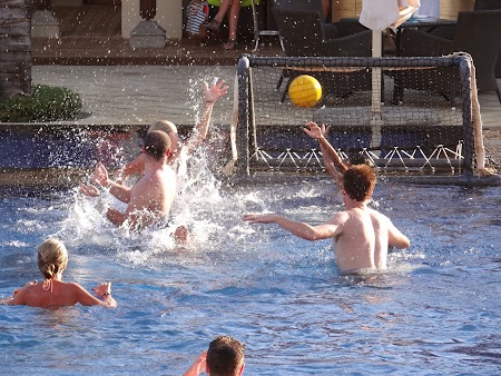 Polo in piscina