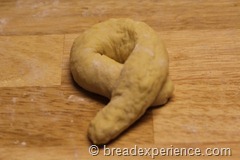 pumpkin-knot-yeast-rolls_1589_thumb[5]