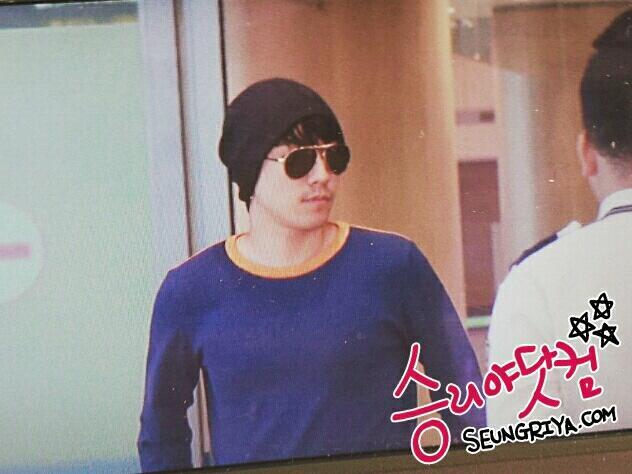 Seung Ri - Incheon Airport - 26may2013 - 09.jpg