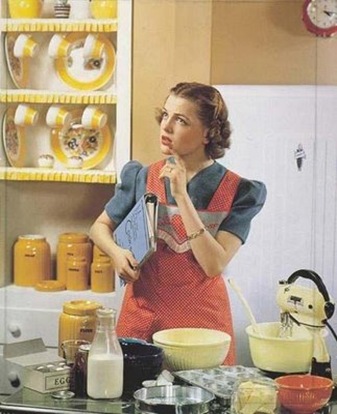 retro woman cooking 2