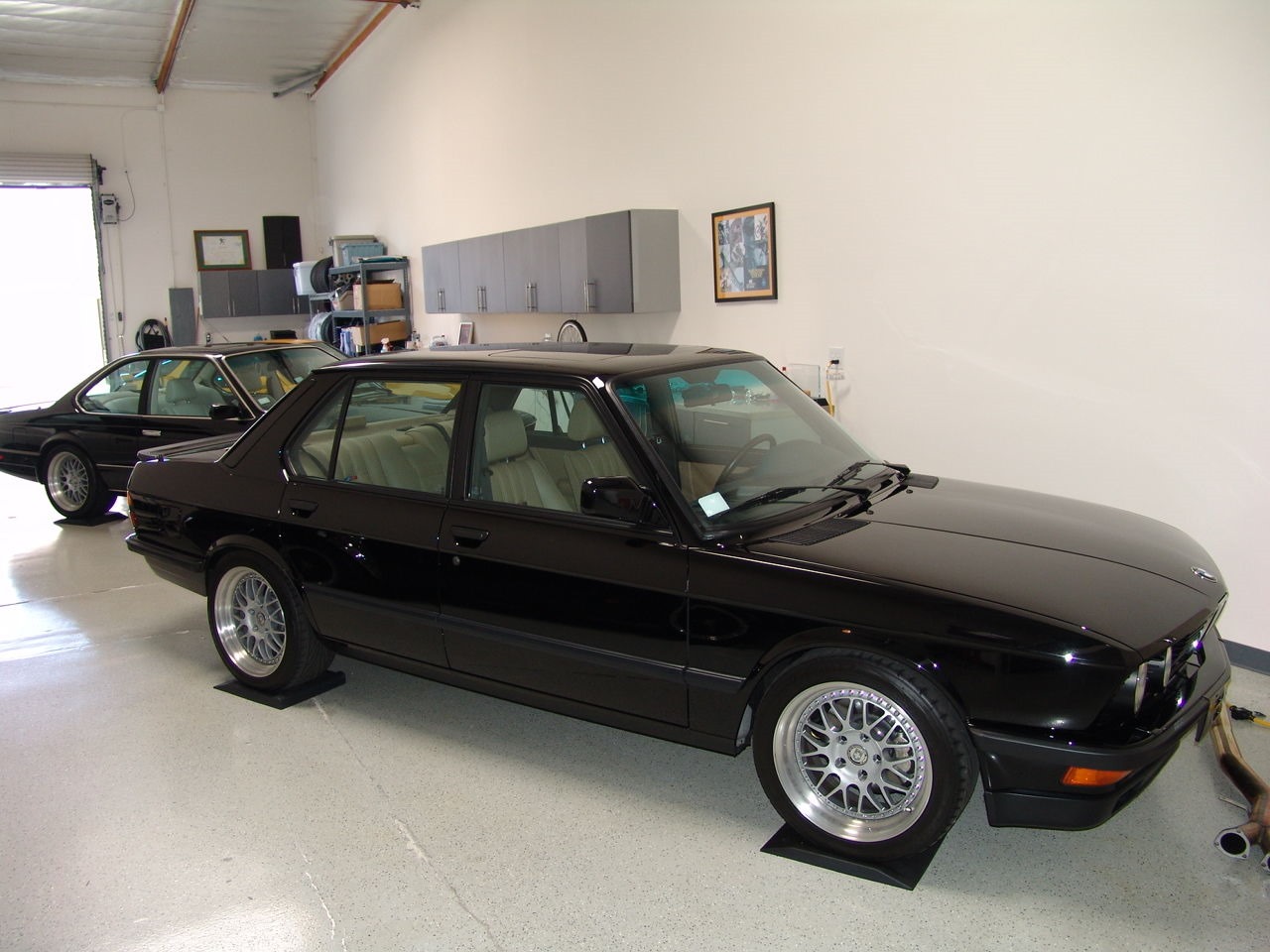 [1988-BMW-M5-Carscoop10%255B2%255D.jpg]