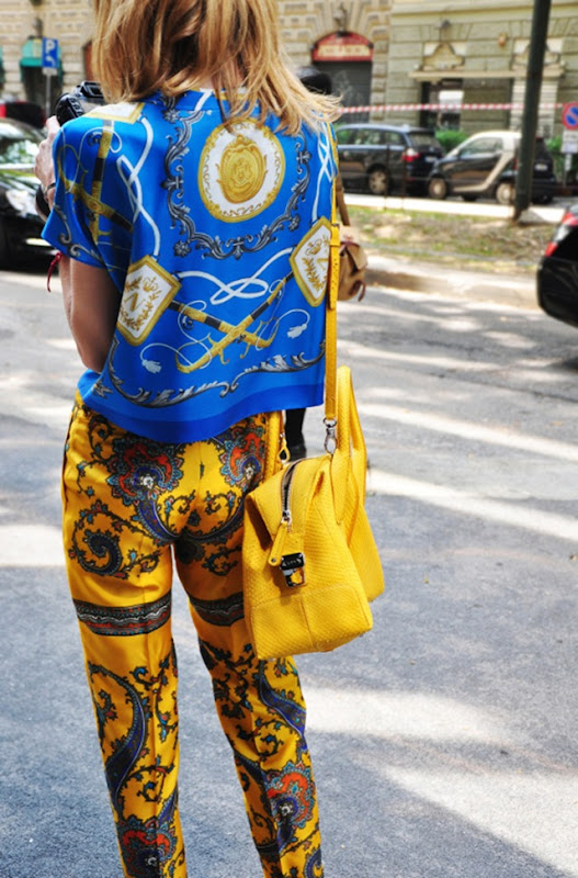 street-style-trend-prints-blue-and-yellow-goldy