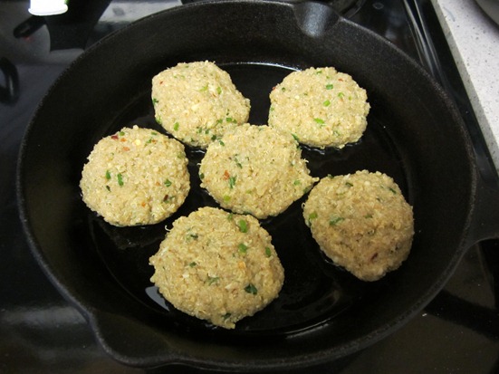 [quinoa%2520burgers%2520022%255B3%255D.jpg]