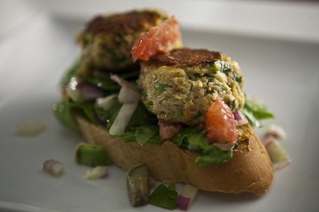 Deconstructed Maryland Crabcake Sandwich
