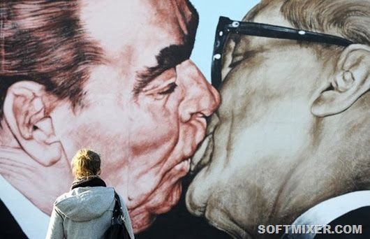 berlin-wall_1507399i_thumb[1]