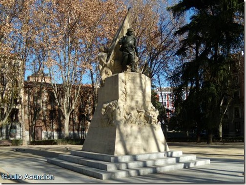 Monumento al cabo Luis Noval - Madrid