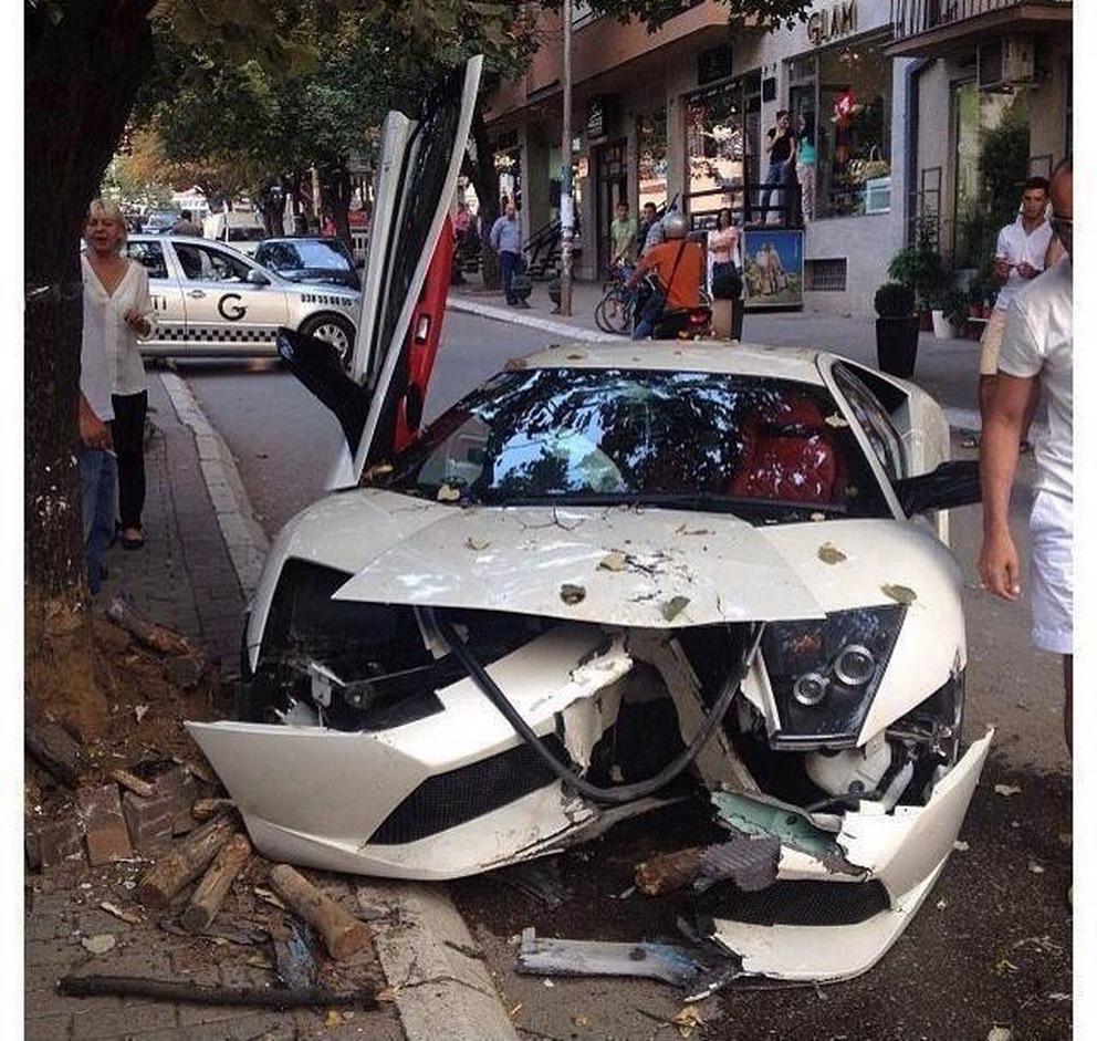 [Lamborghini-Crash-1%255B3%255D.jpg]