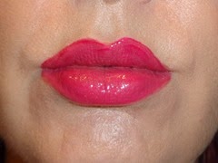 fabulous fuchsia XXXL Shine lipgloss from essence cosmetics