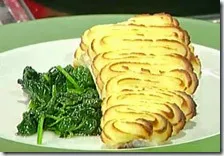 Branzino con crosta di purè di patate e spinacini
