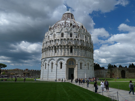 Obiective turistice Pisa: Baptiserium