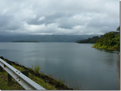 2012_01_30 08 CR Lake Arenal at the dam