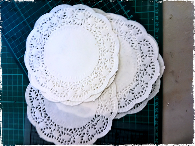 [doily-wreath6.png]