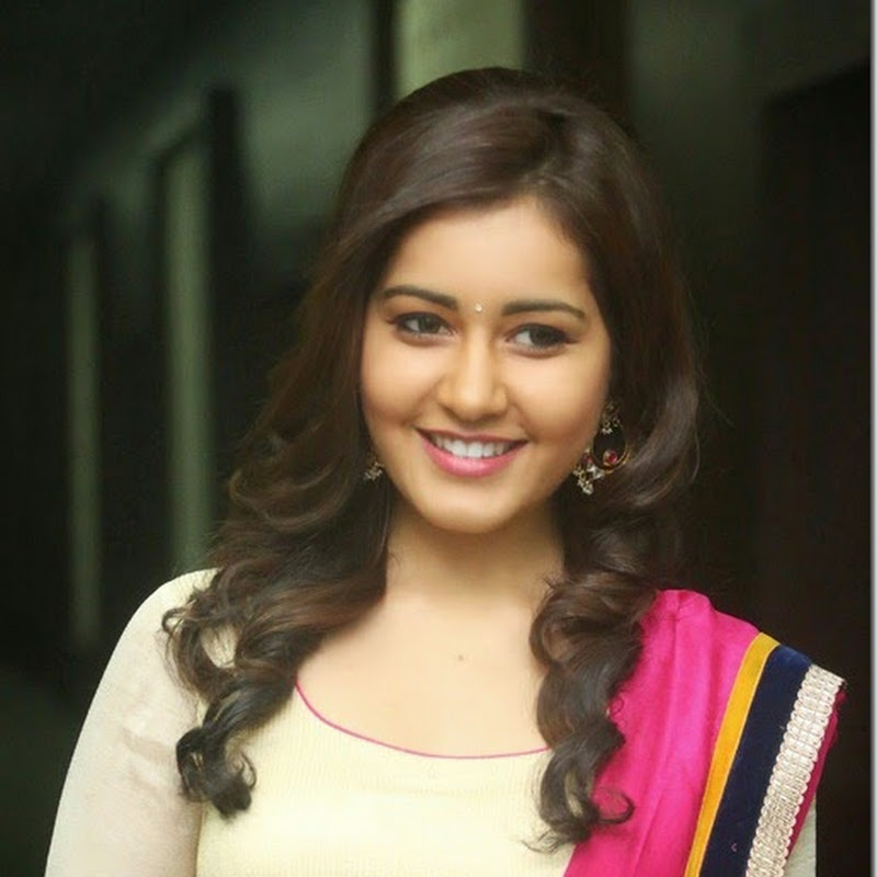 Rashi Khanna Latest Gorgeous Pics