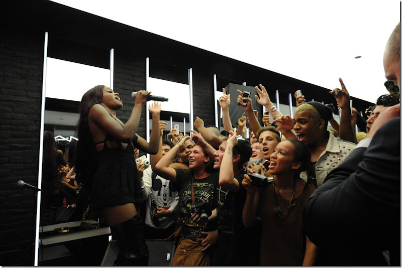 Azealia Banks performs at MAC Soho in celebration of Fashions Night Out_1