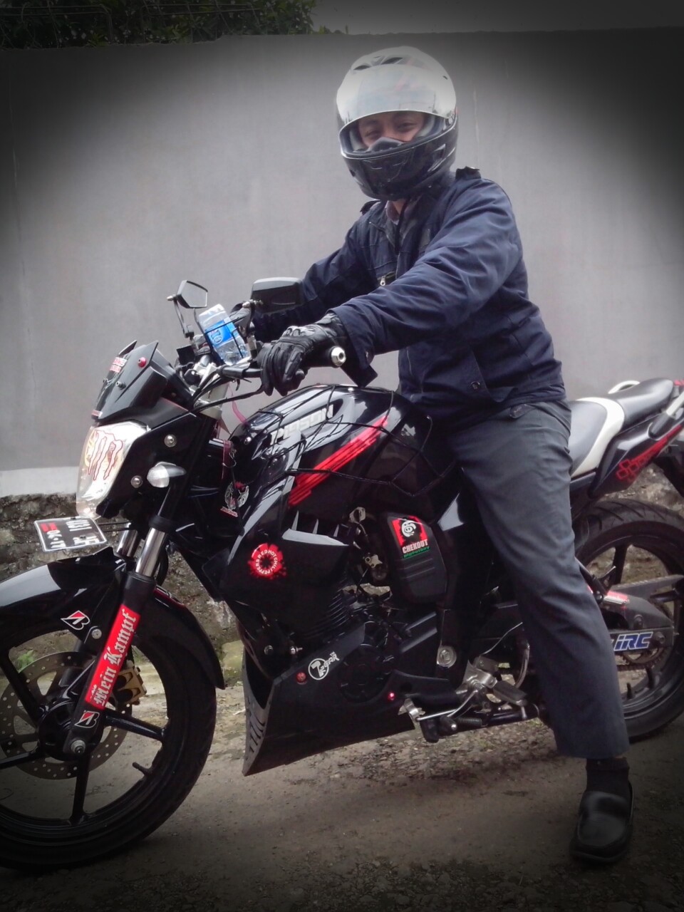 Assesories For Motorcyle: Yamaha Byson 150 cc