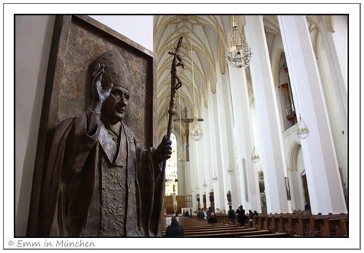 Pope Benedict XVI statue Munchen Frauenkirche