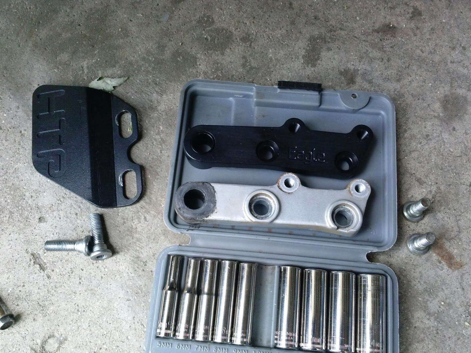 Geoff's KLR650 project Installed Eagle Mike's rear brake pedal mount