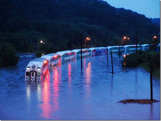 2013toronto-storm-flood-go-train